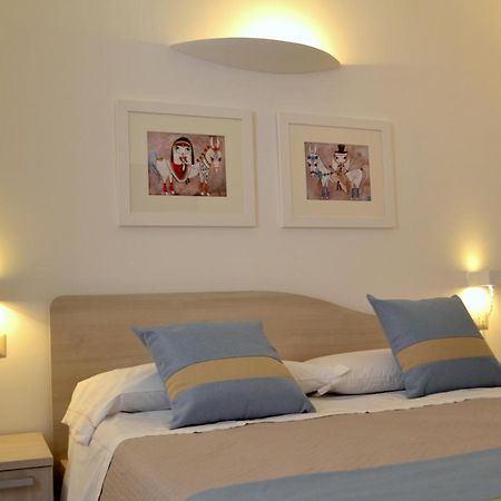 Domo'E Sorres Hotel Олбия Екстериор снимка