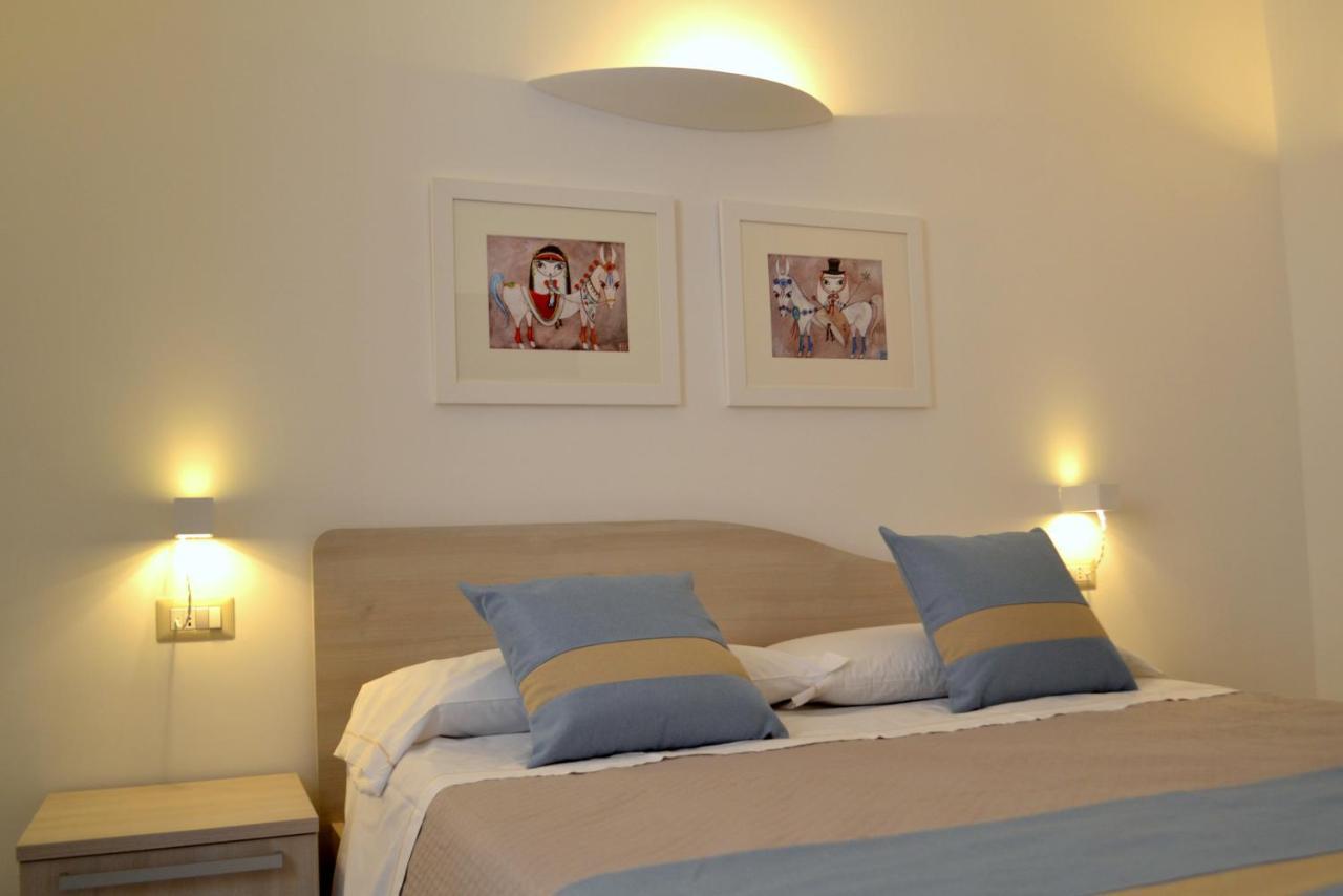Domo'E Sorres Hotel Олбия Екстериор снимка