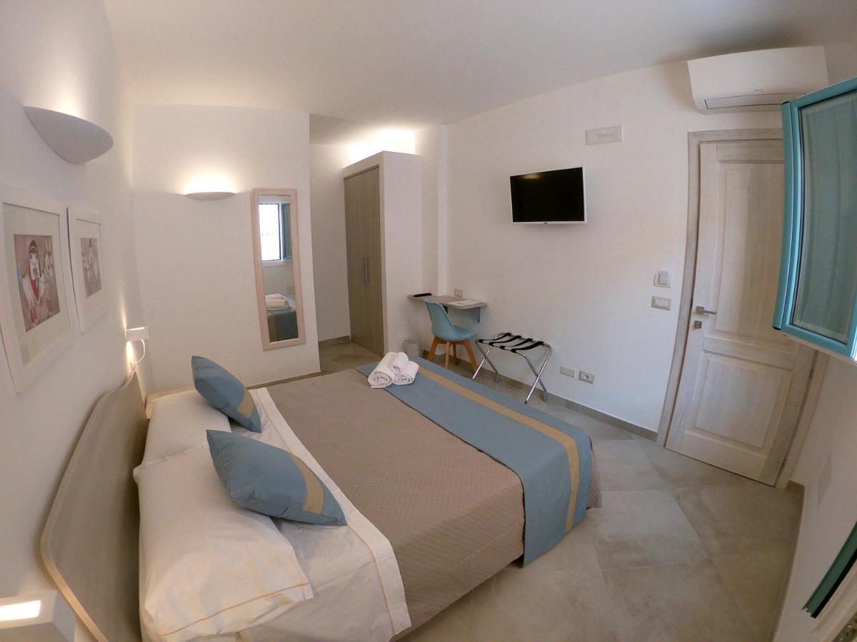 Domo'E Sorres Hotel Олбия Екстериор снимка