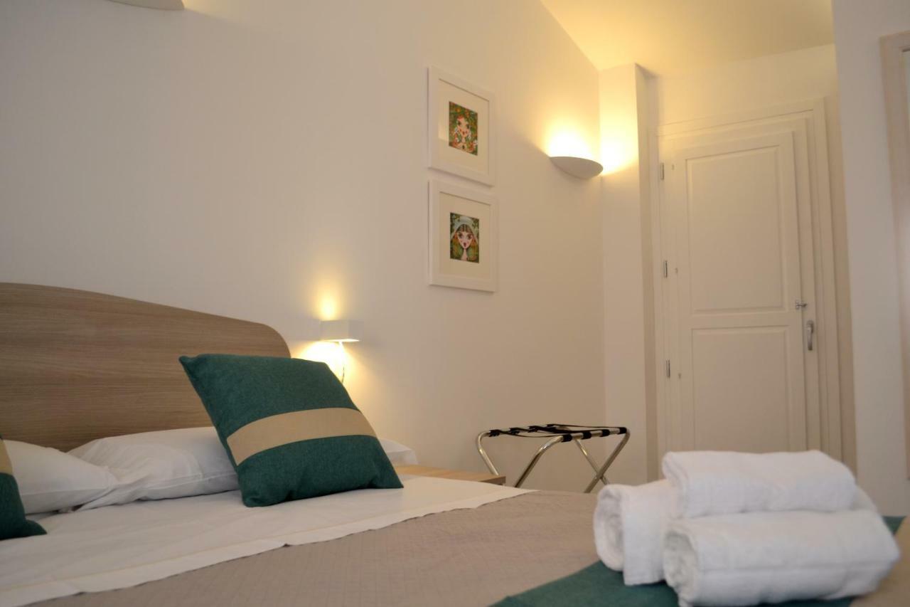 Domo'E Sorres Hotel Олбия Екстериор снимка