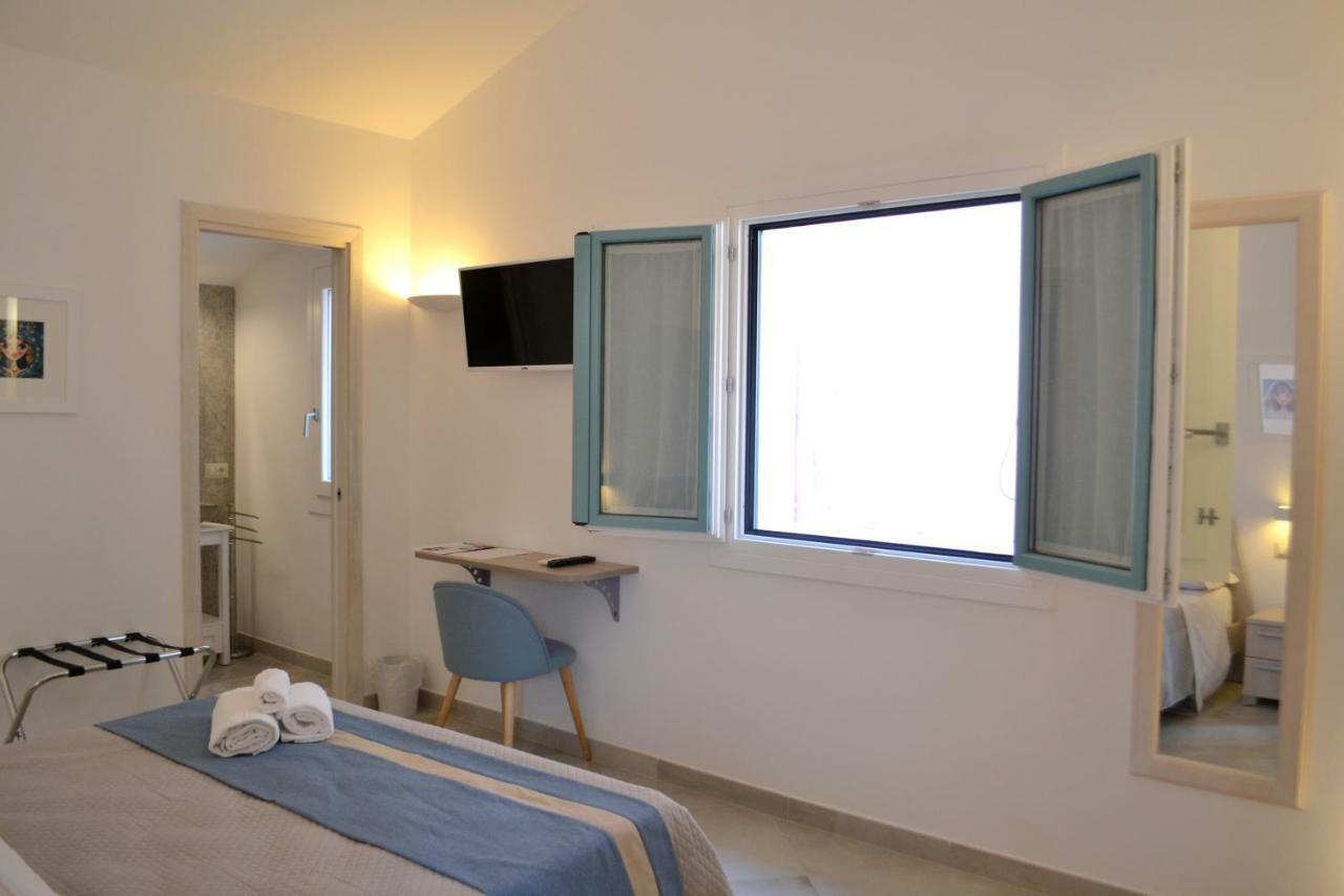 Domo'E Sorres Hotel Олбия Екстериор снимка